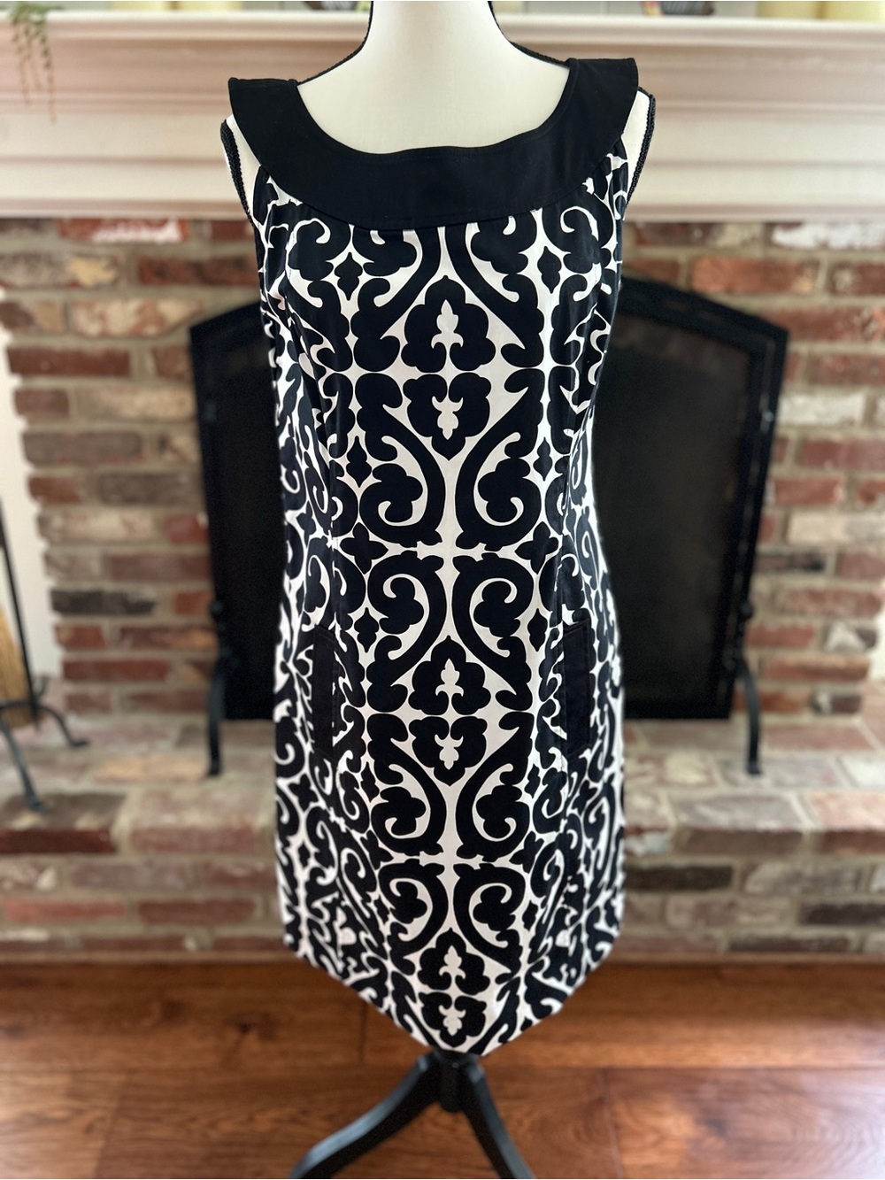 Ronni Nicole Black & White Sleeveless Sheath Dress Size 14